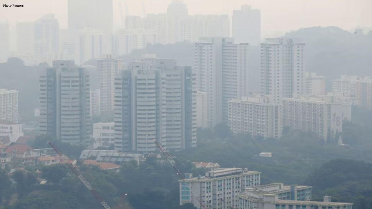 Singapore Haze Keeps Air Quality in Unhealthy Range as PSI Remains High