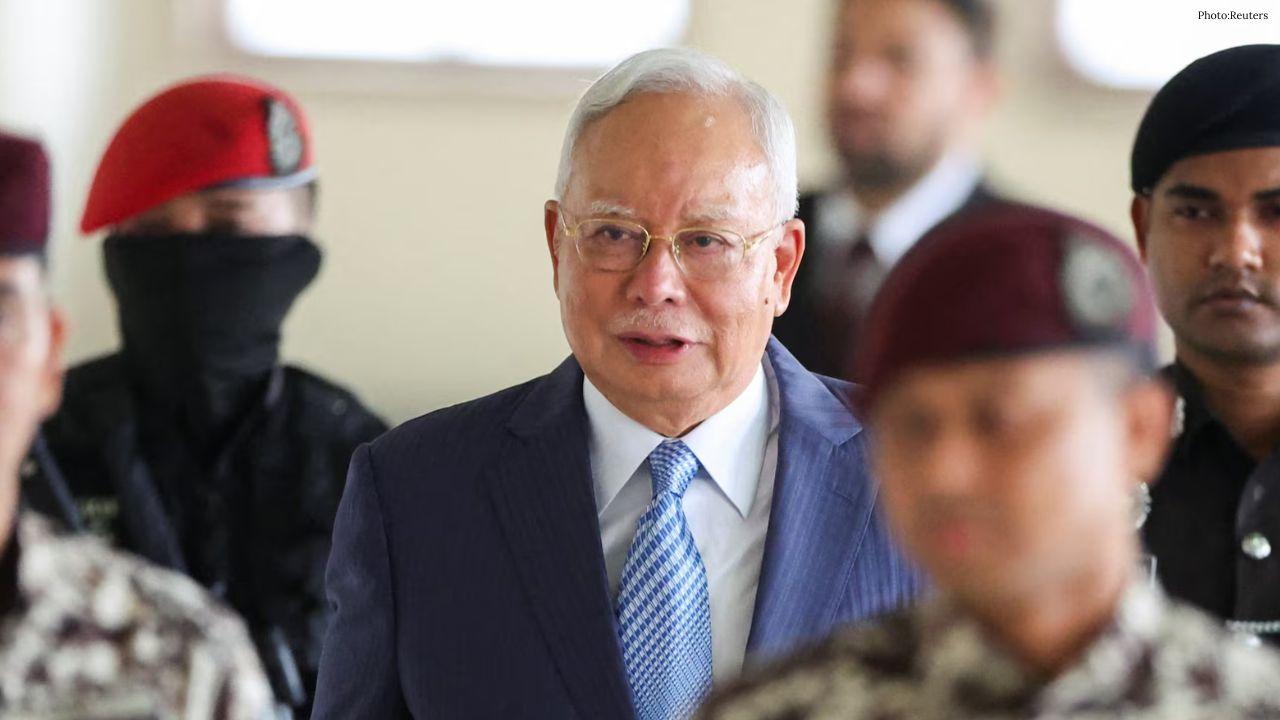 Malaysia Court Rejects Najib Razak's Bid to Halt 15-Year Jail Term